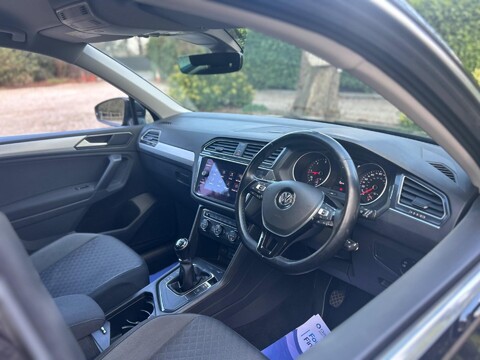 Volkswagen Tiguan 2.0 TDI BlueMotion Tech SE Navigation Euro 6 (s/s) 5dr 15