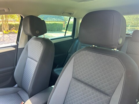 Volkswagen Tiguan 2.0 TDI BlueMotion Tech SE Navigation Euro 6 (s/s) 5dr 32
