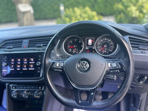 Volkswagen Tiguan 2.0 TDI BlueMotion Tech SE Navigation Euro 6 (s/s) 5dr 49
