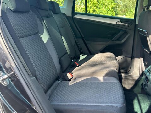 Volkswagen Tiguan 2.0 TDI BlueMotion Tech SE Navigation Euro 6 (s/s) 5dr 24