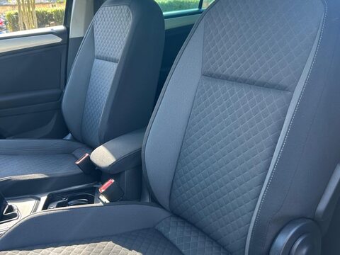 Volkswagen Tiguan 2.0 TDI BlueMotion Tech SE Navigation Euro 6 (s/s) 5dr 51