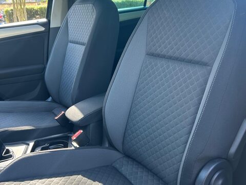 Volkswagen Tiguan 2.0 TDI BlueMotion Tech SE Navigation Euro 6 (s/s) 5dr 51