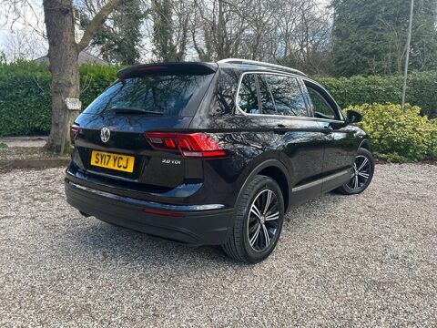 Volkswagen Tiguan 2.0 TDI BlueMotion Tech SE Navigation Euro 6 (s/s) 5dr 12