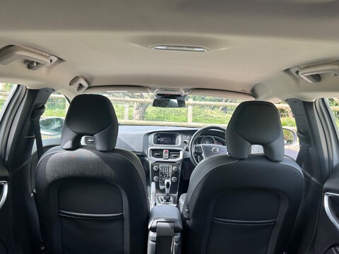 Volvo V40 2.0 D2 Momentum Nav Plus Euro 6 (s/s) 5dr 25