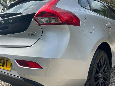 Volvo V40 2.0 D2 Momentum Nav Plus Euro 6 (s/s) 5dr 65