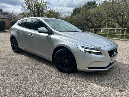 Volvo V40 2.0 D2 Momentum Nav Plus Euro 6 (s/s) 5dr