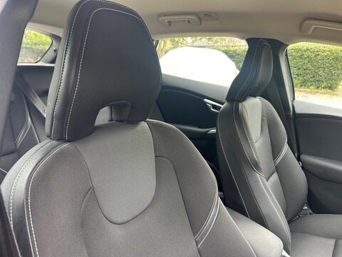 Volvo V40 2.0 D2 Momentum Nav Plus Euro 6 (s/s) 5dr 18