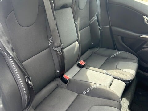 Volvo V40 2.0 D2 Momentum Nav Plus Euro 6 (s/s) 5dr 26