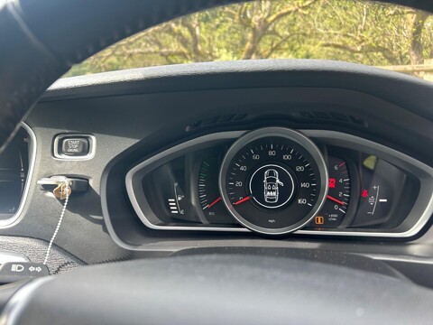 Volvo V40 2.0 D2 Momentum Nav Plus Euro 6 (s/s) 5dr 38