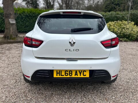 Renault Clio 0.9 TCe Iconic Euro 6 (s/s) 5dr 9