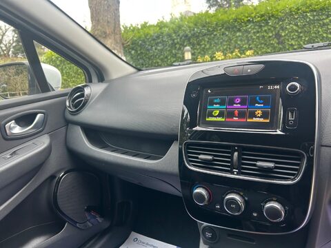 Renault Clio 0.9 TCe Iconic Euro 6 (s/s) 5dr 21
