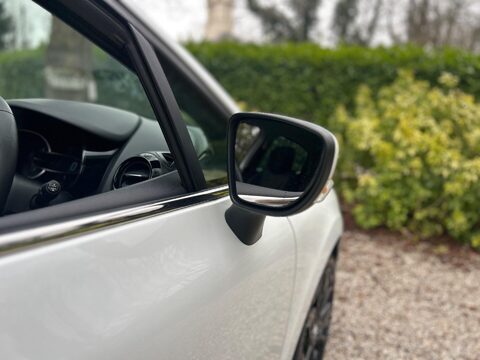 Renault Clio 0.9 TCe Iconic Euro 6 (s/s) 5dr 48