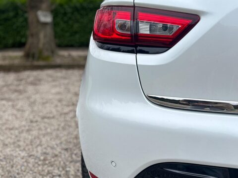 Renault Clio 0.9 TCe Iconic Euro 6 (s/s) 5dr 54