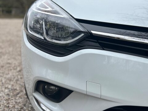 Renault Clio 0.9 TCe Iconic Euro 6 (s/s) 5dr 55
