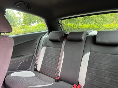 Volkswagen Polo 1.2 TSI R-Line Euro 5 3dr 14