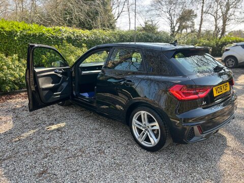 Audi A1 1.5 TFSI 35 S line Sportback Euro 6 (s/s) 5dr 7