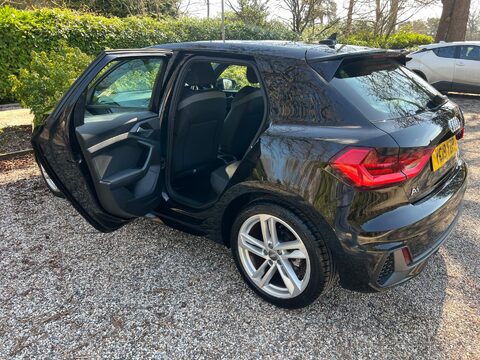 Audi A1 1.5 TFSI 35 S line Sportback Euro 6 (s/s) 5dr 6