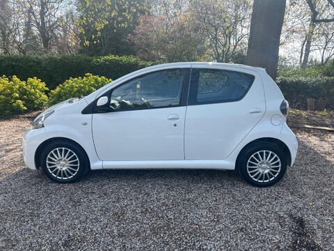 Toyota Aygo 1.0 VVT-i Move Euro 5 5dr 9