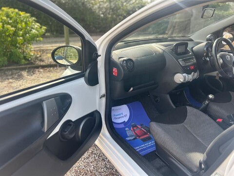 Toyota Aygo 1.0 VVT-i Move Euro 5 5dr 14