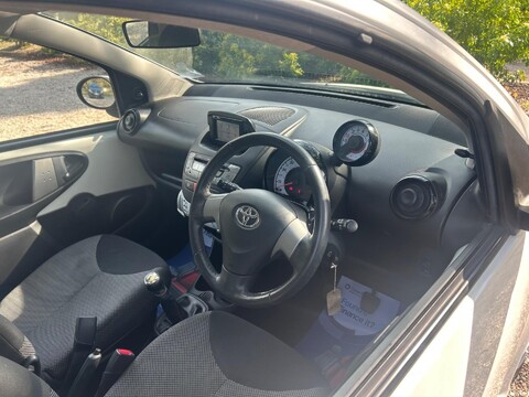 Toyota Aygo 1.0 VVT-i Move Euro 5 5dr 16