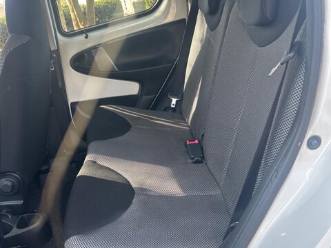 Toyota Aygo 1.0 VVT-i Move Euro 5 5dr 24
