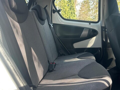 Toyota Aygo 1.0 VVT-i Move Euro 5 5dr 25