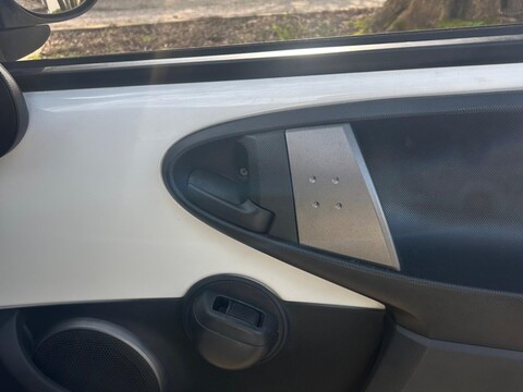 Toyota Aygo 1.0 VVT-i Move Euro 5 5dr 28