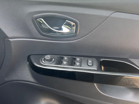 Renault Captur 1.5 dCi ENERGY Dynamique S Nav Euro 6 (s/s) 5dr 31