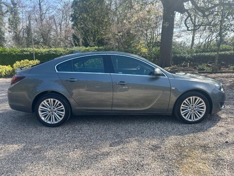 Vauxhall Insignia 2.0 CDTi Tech Line Auto Euro 6 5dr 10
