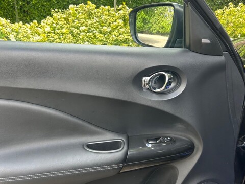 Nissan Juke 1.6 Tekna XTRON Euro 6 5dr 33