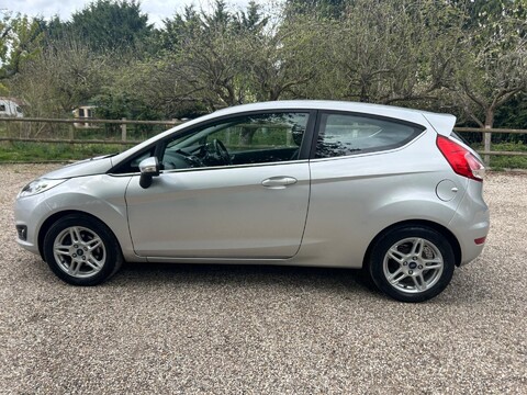 Ford Fiesta 1.0T EcoBoost Zetec Euro 5 (s/s) 3dr 6