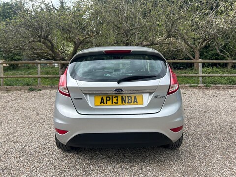 Ford Fiesta 1.0T EcoBoost Zetec Euro 5 (s/s) 3dr 7