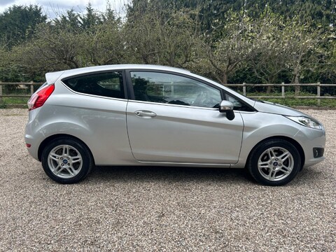 Ford Fiesta 1.0T EcoBoost Zetec Euro 5 (s/s) 3dr 8