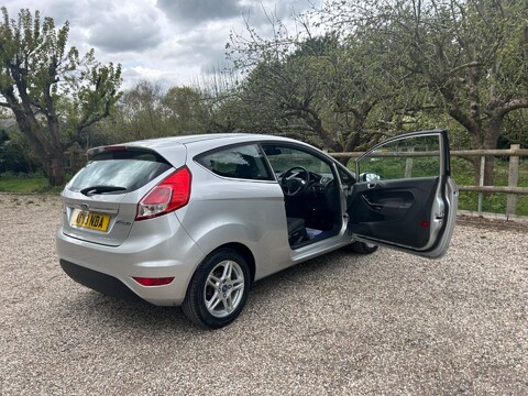 Ford Fiesta 1.0T EcoBoost Zetec Euro 5 (s/s) 3dr 9