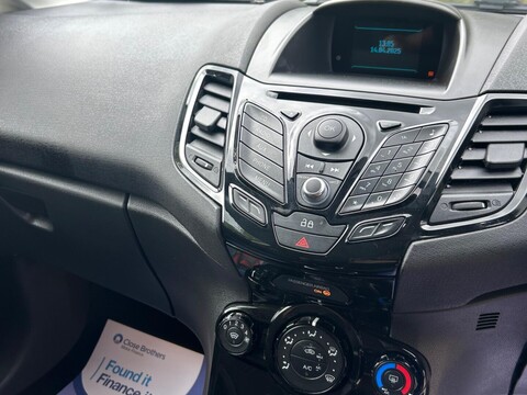 Ford Fiesta 1.0T EcoBoost Zetec Euro 5 (s/s) 3dr 11
