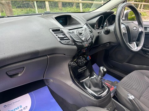Ford Fiesta 1.0T EcoBoost Zetec Euro 5 (s/s) 3dr 14