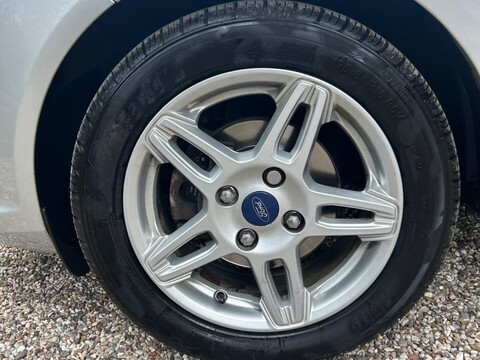 Ford Fiesta 1.0T EcoBoost Zetec Euro 5 (s/s) 3dr 28