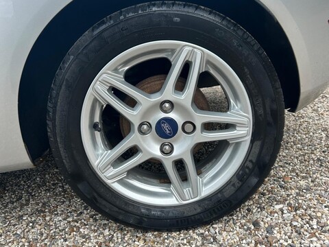 Ford Fiesta 1.0T EcoBoost Zetec Euro 5 (s/s) 3dr 29