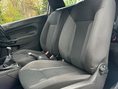 Ford Fiesta 1.0T EcoBoost Zetec Euro 5 (s/s) 3dr 37
