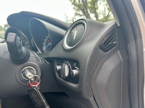 Ford Fiesta 1.0T EcoBoost Zetec Euro 5 (s/s) 3dr 50