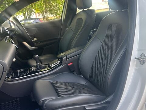 Mercedes-Benz A Class 1.3 A200 Sport (Executive) Euro 6 (s/s) 4dr 42