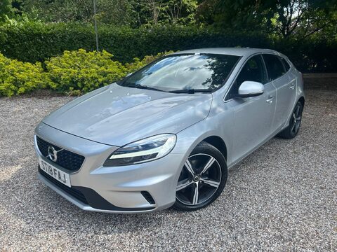 Volvo V40 2.0 T2 R-Design Nav Plus Euro 6 (s/s) 5dr 4