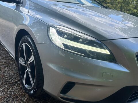 Volvo V40 2.0 T2 R-Design Nav Plus Euro 6 (s/s) 5dr 6