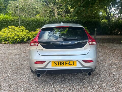 Volvo V40 2.0 T2 R-Design Nav Plus Euro 6 (s/s) 5dr 9