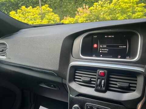 Volvo V40 2.0 T2 R-Design Nav Plus Euro 6 (s/s) 5dr 15