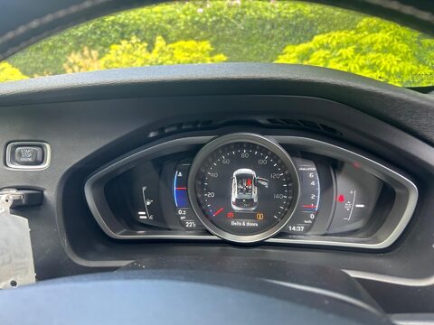 Volvo V40 2.0 T2 R-Design Nav Plus Euro 6 (s/s) 5dr 36