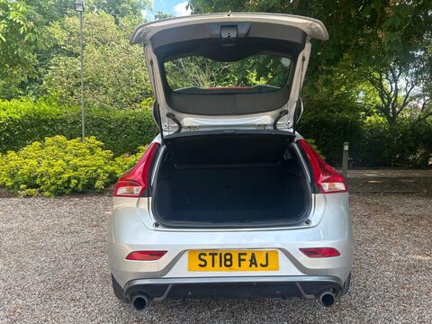 Volvo V40 2.0 T2 R-Design Nav Plus Euro 6 (s/s) 5dr 38