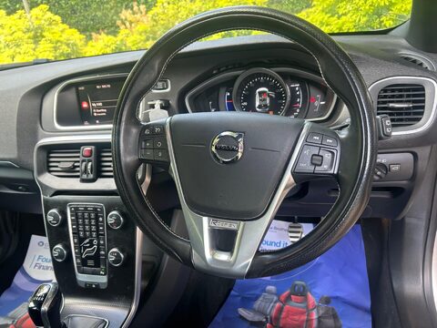 Volvo V40 2.0 T2 R-Design Nav Plus Euro 6 (s/s) 5dr 39