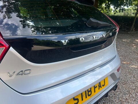 Volvo V40 2.0 T2 R-Design Nav Plus Euro 6 (s/s) 5dr 52