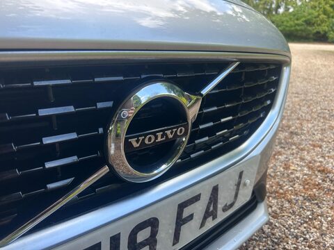 Volvo V40 2.0 T2 R-Design Nav Plus Euro 6 (s/s) 5dr 54